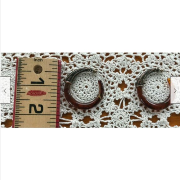 Faux Tortoise Amber Color 1-1/2" Hoop Stud Earrings w/ Dragon Claw Metal Accent - Picture 4 of 6